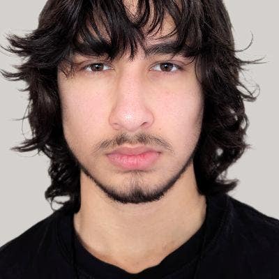 Professional looking for a room. Main Photo