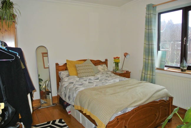 Sociable house share in Didsbury village Main Photo