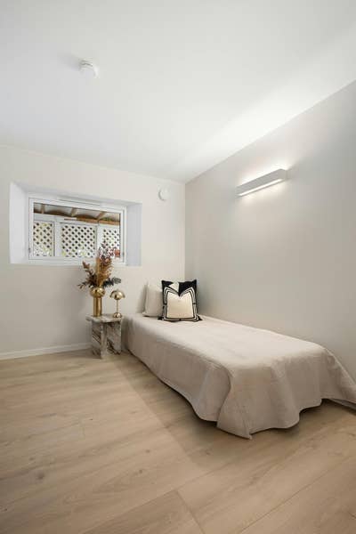 Central St.Albans Room Main Photo