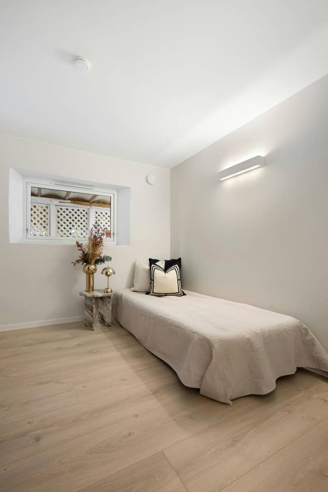 Central St.Albans Room Main Photo