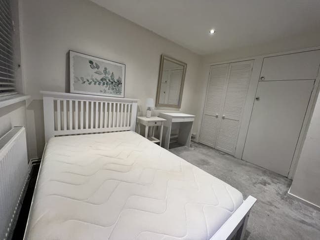 Luxury - High Spec Rooms to Let. Low Deposit Main Photo