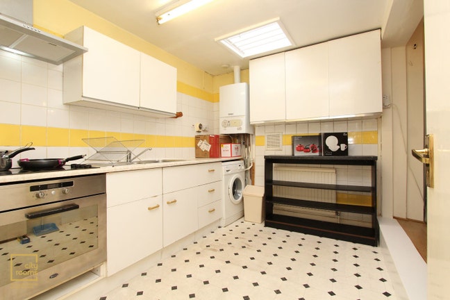 East London Zone 2 | Modern Double Room Available Main Photo