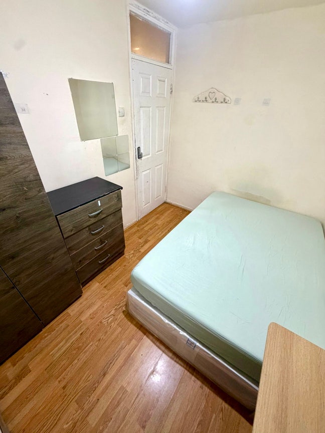 💖Lovely Room in E14! Close Canary Wharf+Bill Incld Main Photo