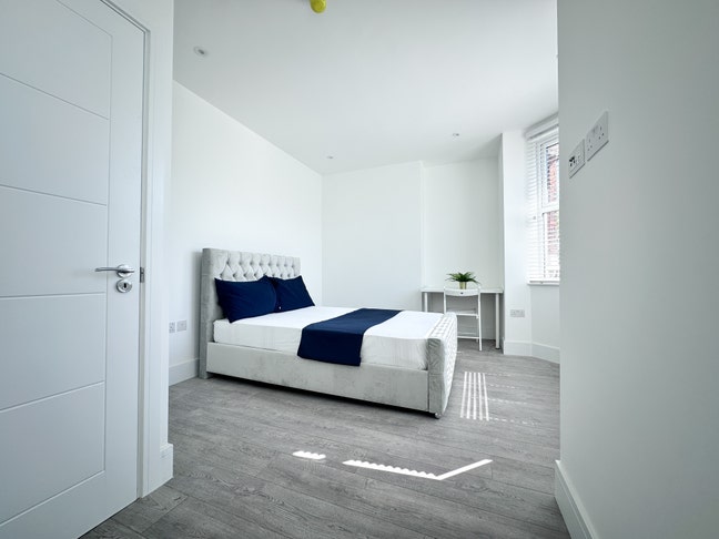 Large Modern Single Room – 10 Min Walk to Bakerloo Main Photo