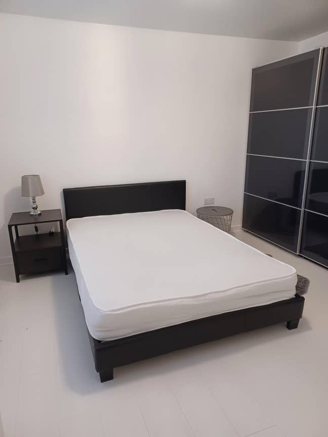 Double bedroom with an ensuite in Kingsway Glouces Main Photo