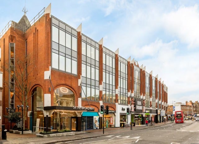  I Am Offering a Lower Price- New Broadway Ealing Main Photo