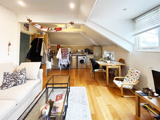 A beautiful 1-bed apartment in Kentish Town, NW5 Main Photo