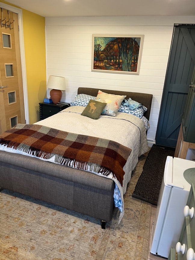 Quiet Self-contained Garden Studio Main Photo