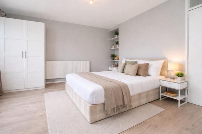 Massive Rooms with Balcony in Canary Wharf  Main Photo