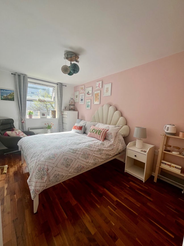 Double room to rent short term Main Photo