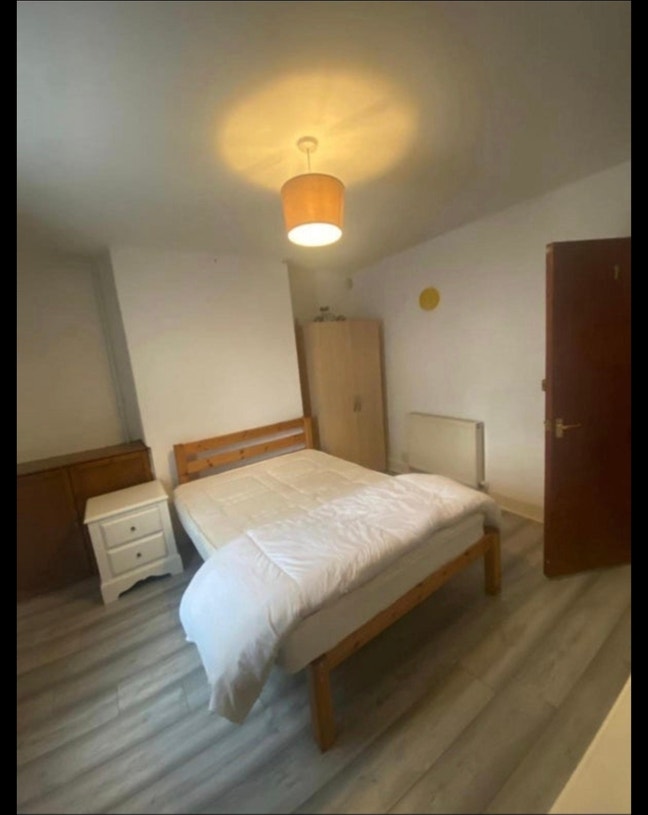 Room to rent near Asda Main Photo