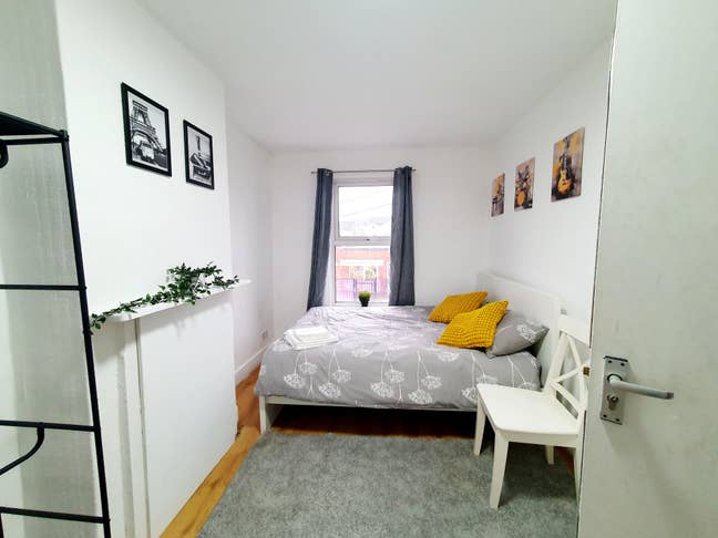 Beautiful double room 25min train to Victoria Main Photo