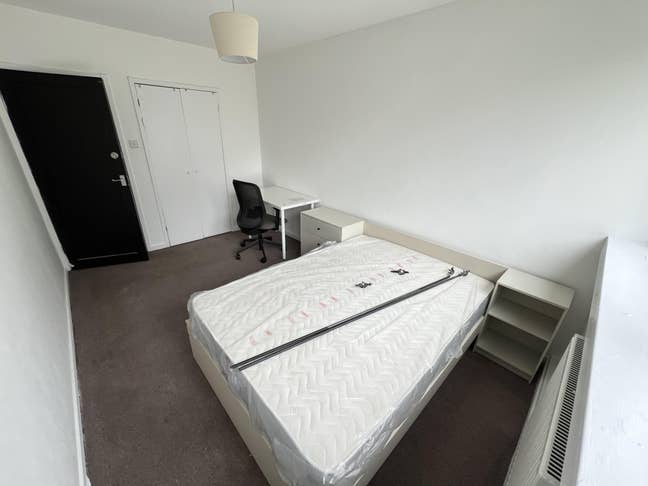 Double Room In Roehampton Main Photo