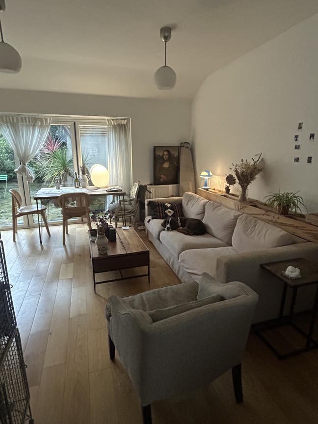 Room available in a nice house near the station Main Photo