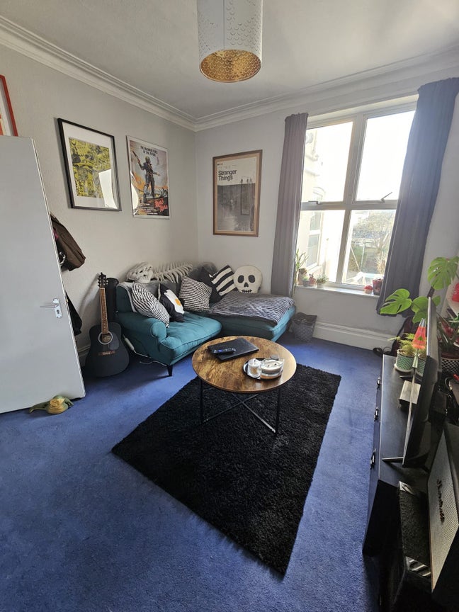 Friendly & social home looking for two new flatmat Main Photo