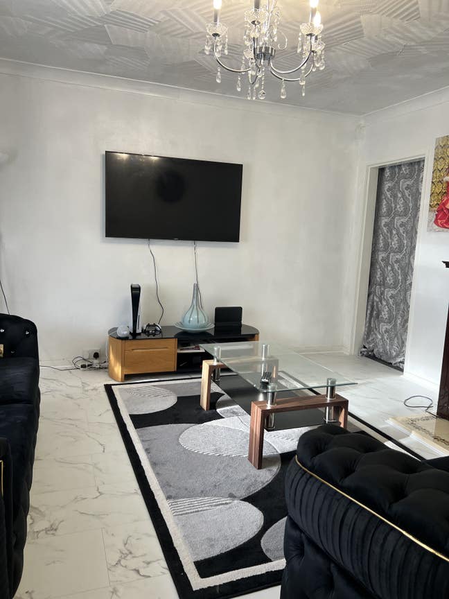 A fully furnished double room for rent Main Photo
