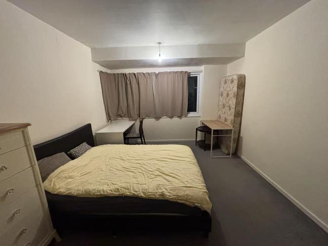 Double & Single room available on Histon Road CB4  Main Photo