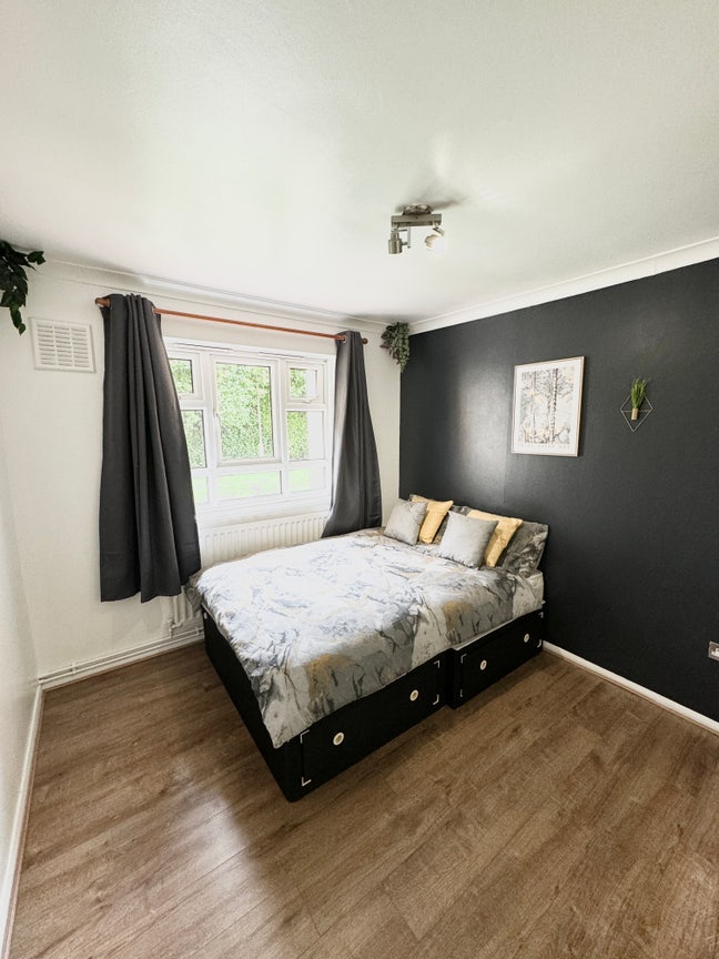 ModernRoom Cleanings Living Balcony Garden Putney  Main Photo