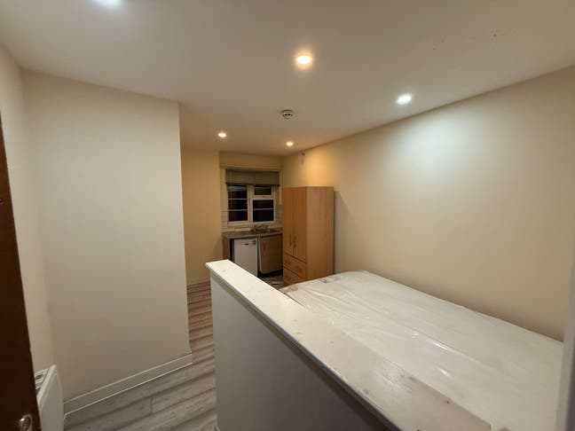 DSS-Studio Flat Available in Hanger Lane Acton W5 Main Photo