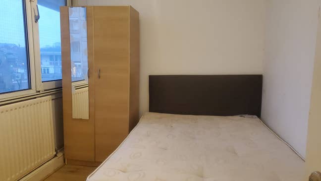 Single Room with Double Bed Main Photo