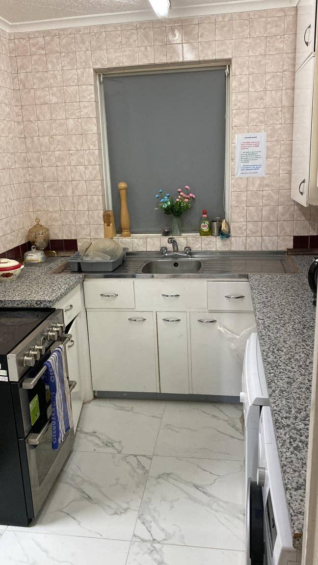 Large studio room available  Main Photo