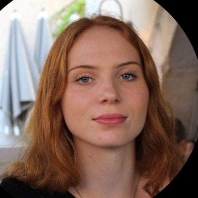 Professional Female seeks a double room Main Photo