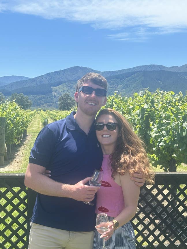 Professionals seeking large double room in SW Main Photo