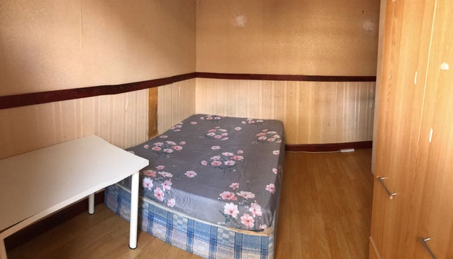 Lovely Double Room with Balcony at Shadwell  Main Photo