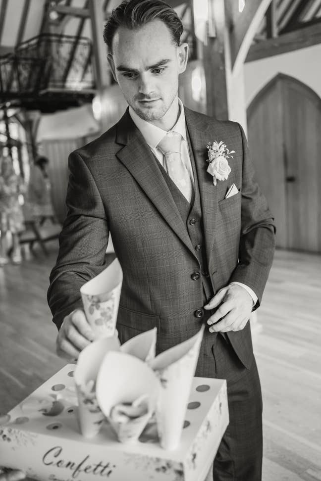 Looking for room in and around Camberley / Surrey Main Photo