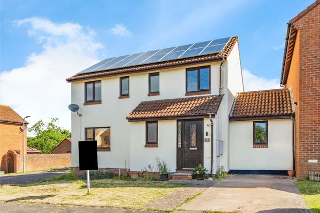 Beautiful 4 bedroom link-detached house Main Photo