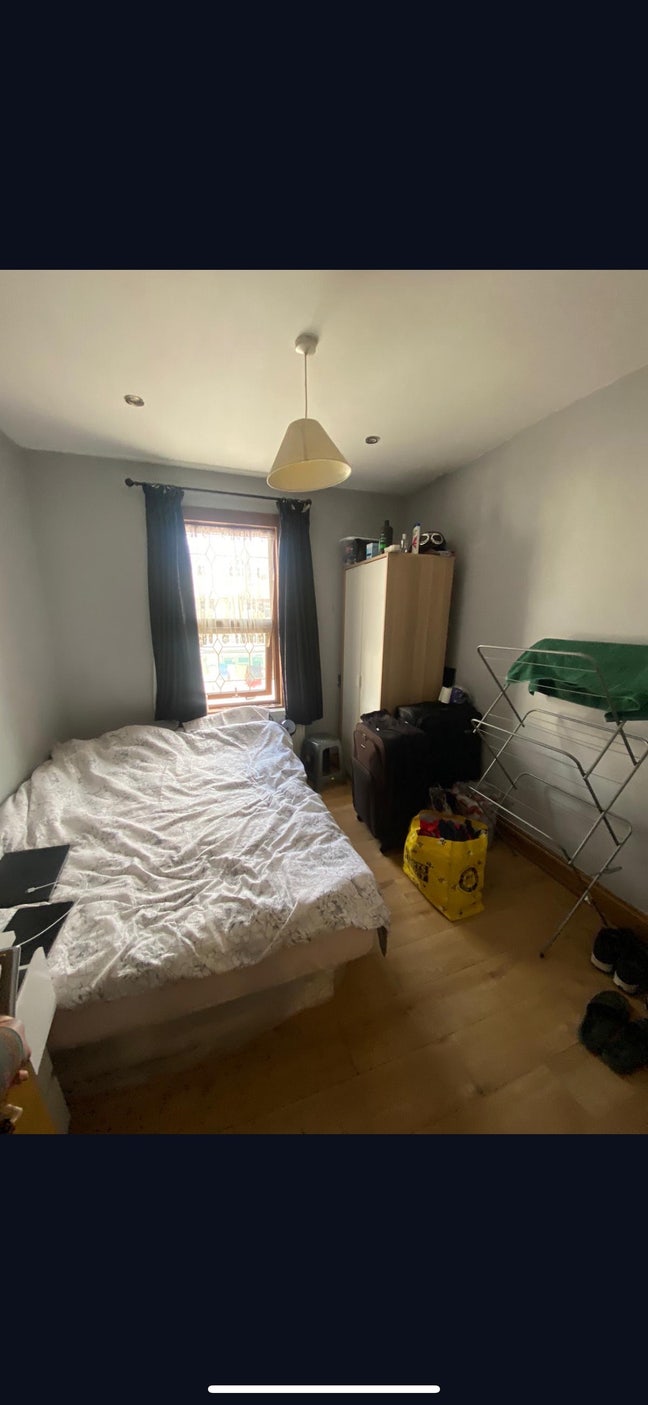 Room for one person available in East Ham Main Photo
