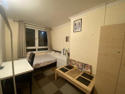 Double RooM+Inc All bills available now@ Bow Main Photo