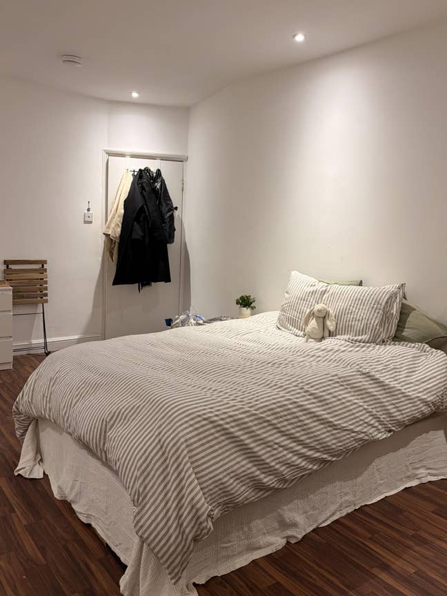 Large Double Room in Paddington Main Photo