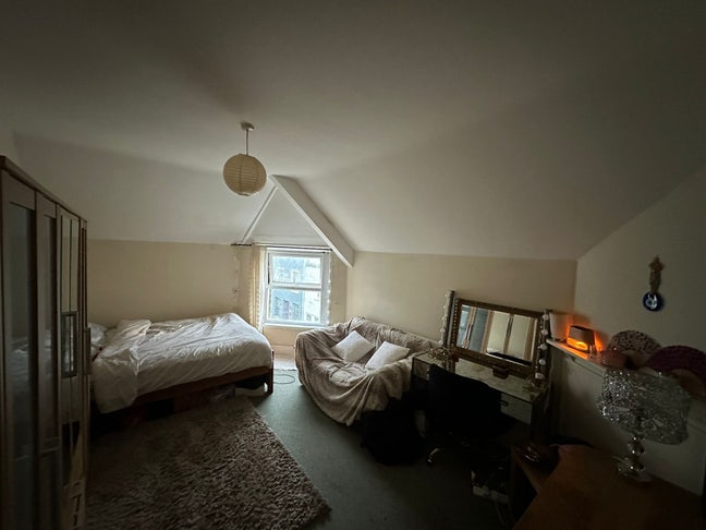 Room Available in Clifton House  Main Photo