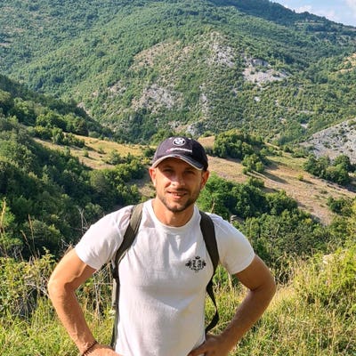 Professional Male seeks a single or double room Main Photo