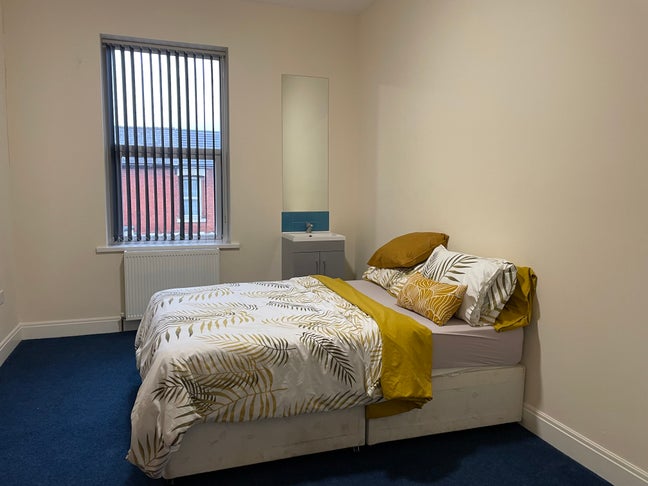 🦚  Double in Big House - NOW- Low deposit! Main Photo