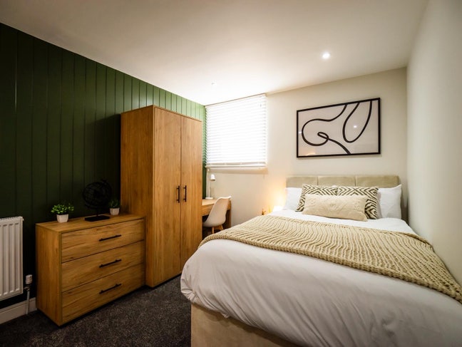 New Luxury En Suite Room  🏡 ⭐️  Main Photo