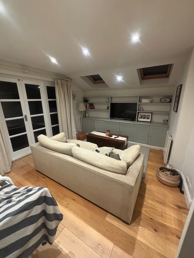 Spacious double room - Parsons Green Main Photo