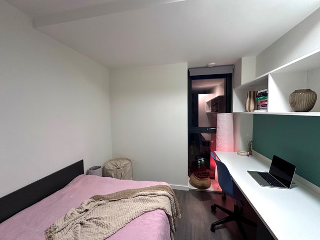 Wembley – quiet ensuite room (students only) Main Photo