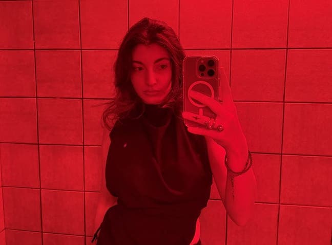 Looking for some people to buddy up with or a room Main Photo