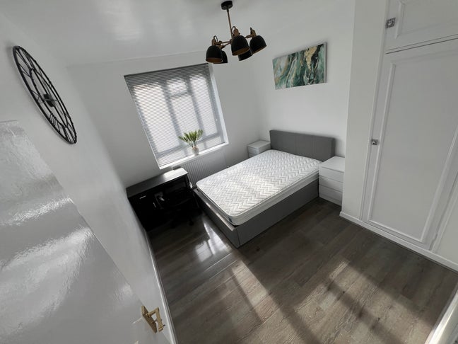 Double room in Zone 1, flat after renovation! Main Photo