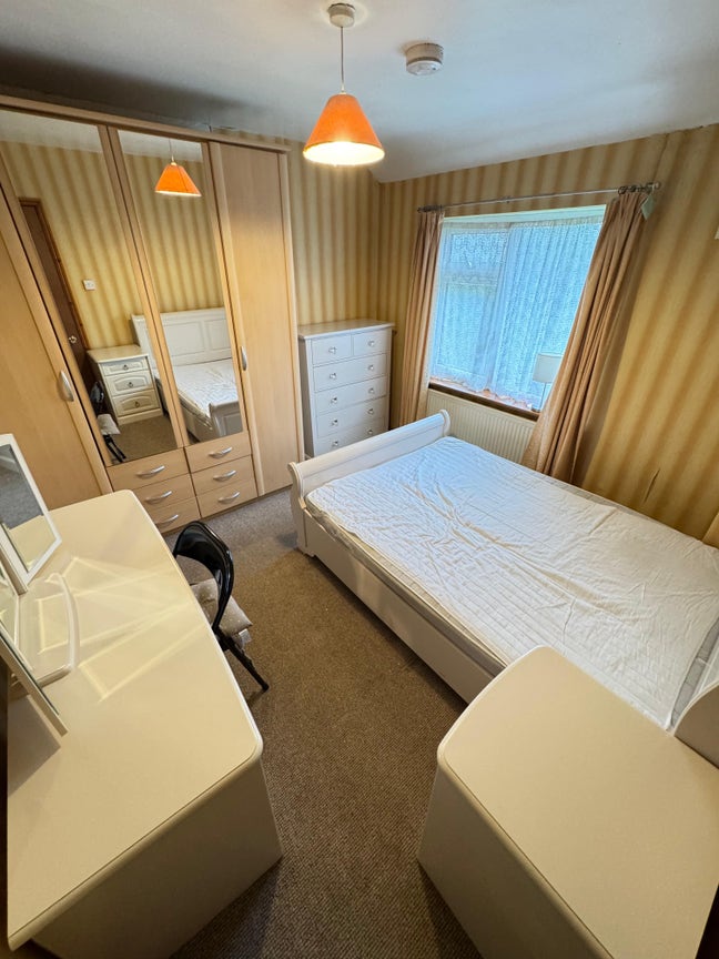 Double Room bills Included Main Photo