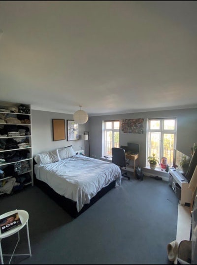 Lovely - Spacious double room Main Photo
