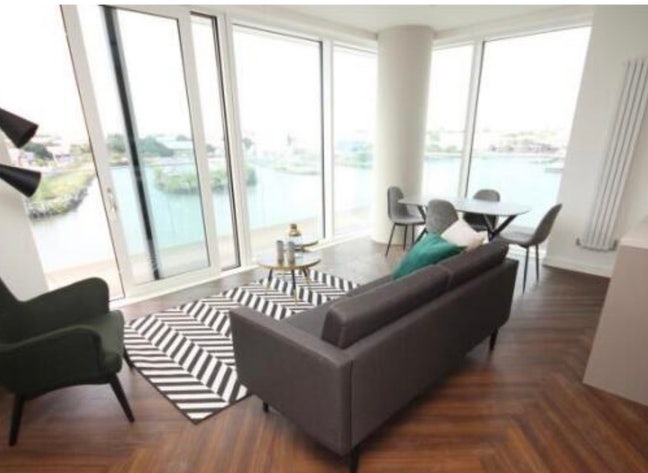 Room available in respectful & clean apartment✨ Main Photo