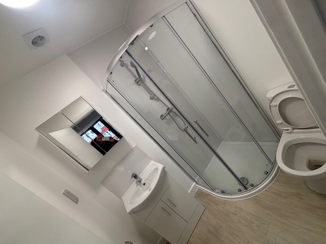 On-suite Room in a shared house in Harrow  Main Photo