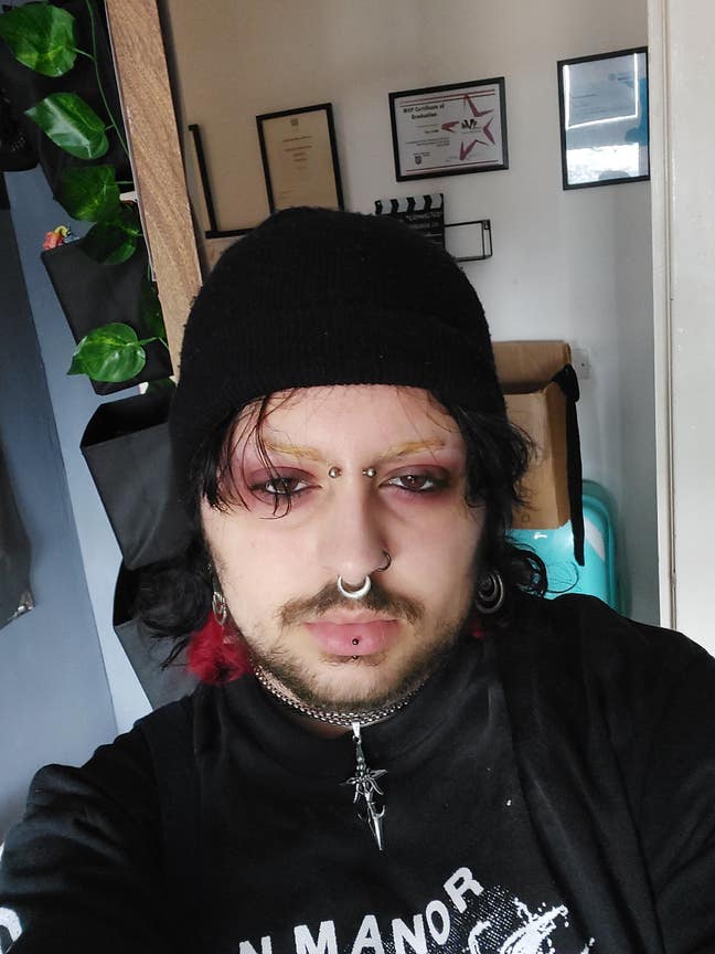 Looking for flatmates Main Photo