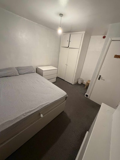 Lovely Bright Double Room – Ideal for Single Use Main Photo