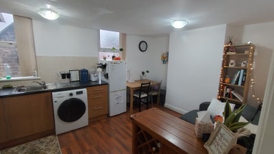 1 Bedroom Flat - Headingley - &pound;700pm - Available Main Photo