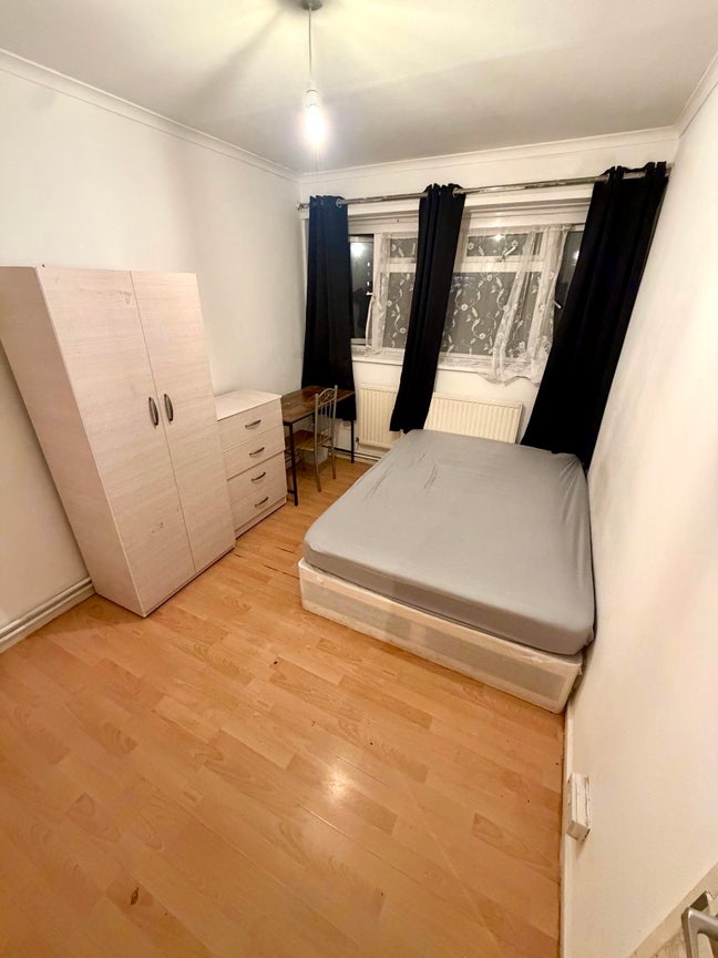 Double Room in Stepney/Queen Mary+All Bill Incld Main Photo