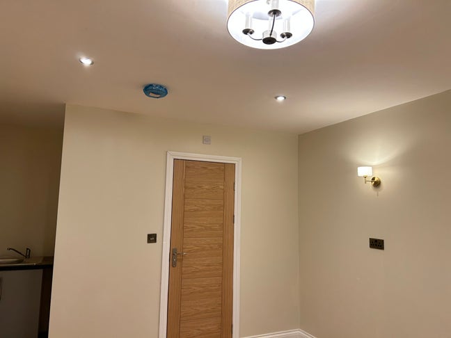 Modern 1 bed studio flat Main Photo